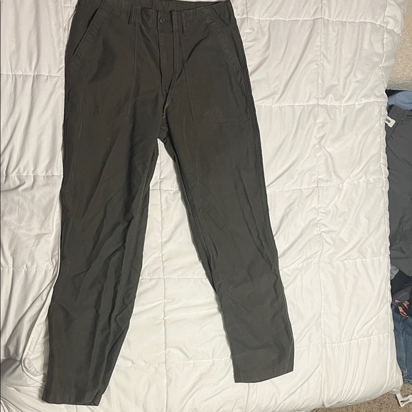 Uniqlo Men's Olive Cargo Pants - Picture 1 of 2